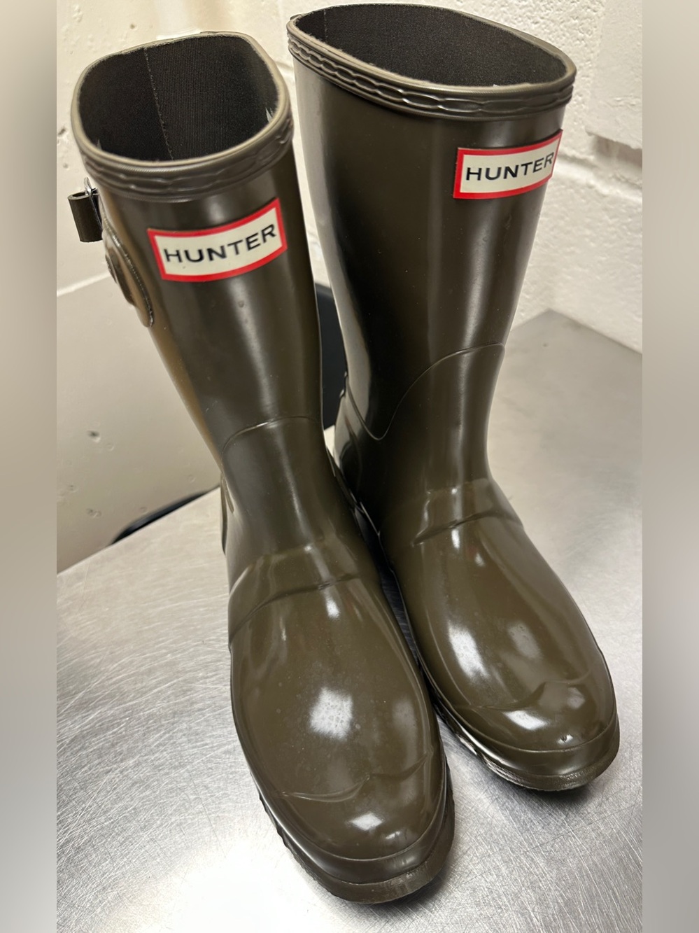 Women’s Hunter Olive Green Waterproof Wellington Gloss Boots Size 8 US